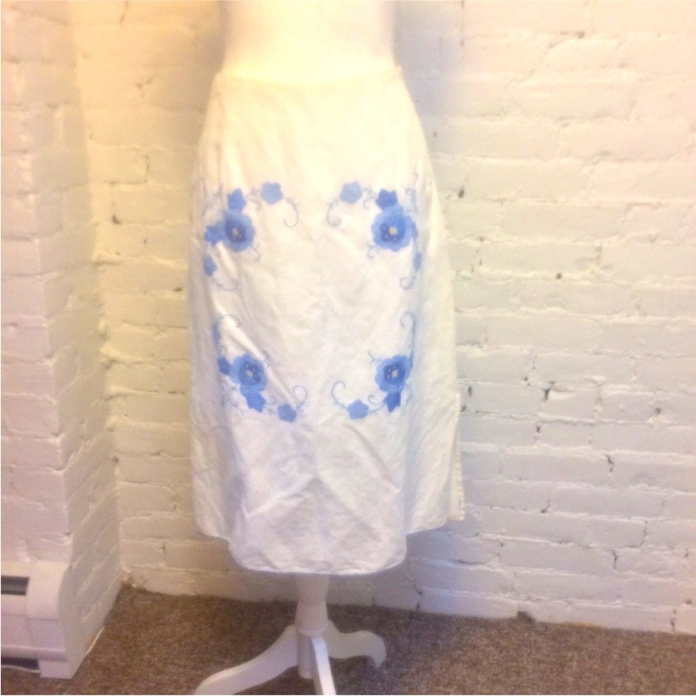 Lyndia Procanik floral embroidered a-line skirt blue size 6